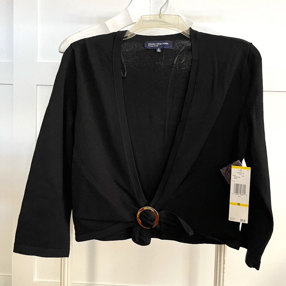 BNWT JONES NEW YORK SIGNATURE gold ring buckle v neck (M)